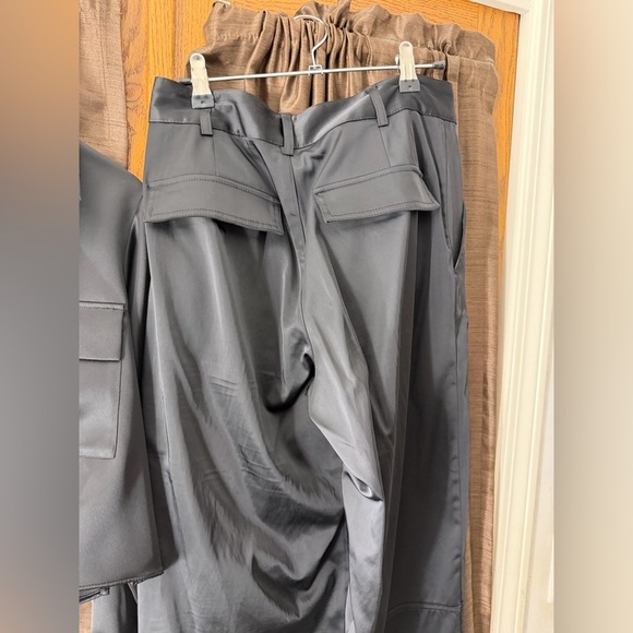 Zara women’s  silk top cropped Sz M Black cargo  Pants xs Set - Picture 9 of 13